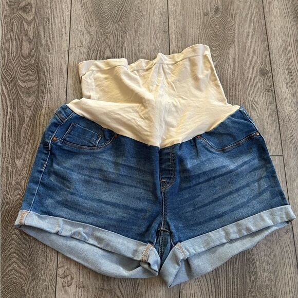 Blue savy maternity woman’s shorts used in good condition - Picture 1 of 3